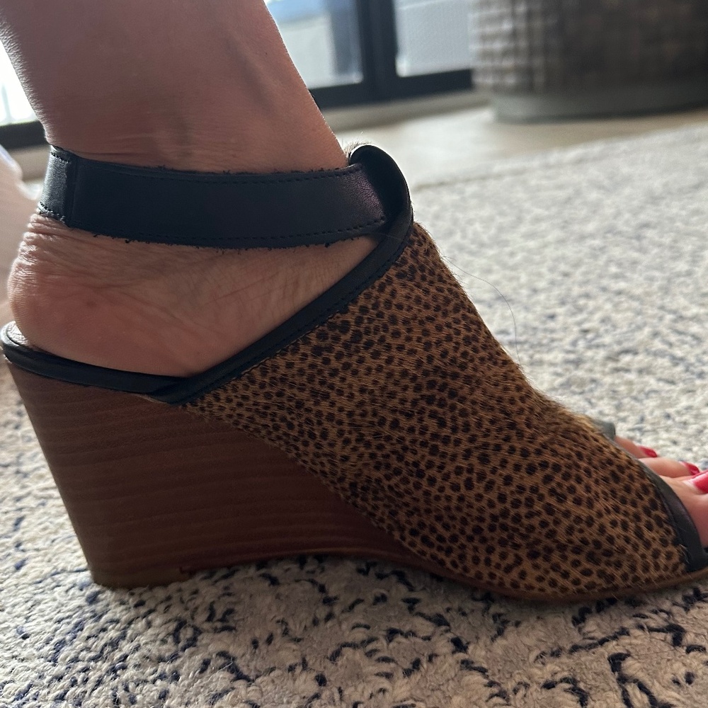 Coque Terra  Anthropologie Wedge Heel Sandals Calf Hair Sz 39 - Picture 2 of 6